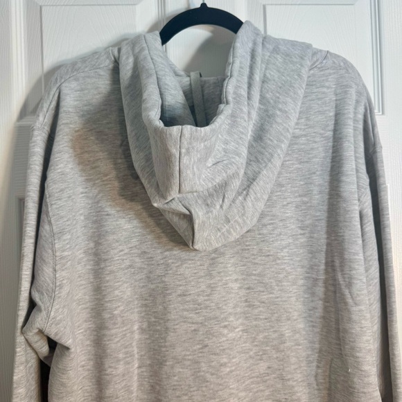 NWT. Peanuts Christmas Gray Hoody 2XL. Approx. 25.5” armpit to armpit & 30” long - Picture 6 of 9